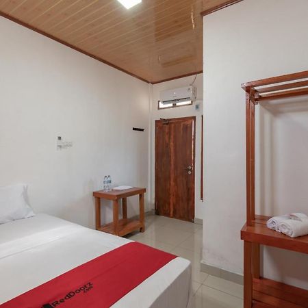 Reddoorz Syariah Near Jakabaring Sport City 팔렘방 외부 사진