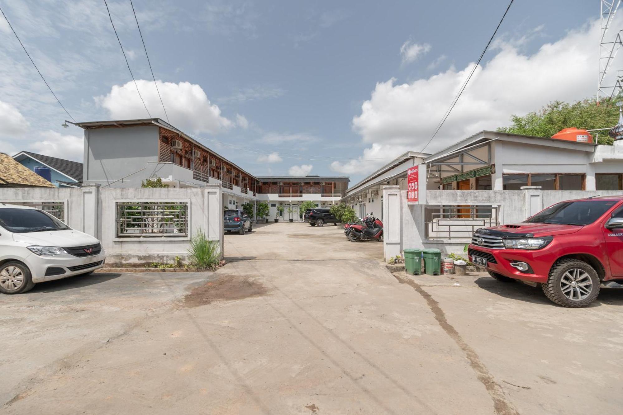 Reddoorz Syariah Near Jakabaring Sport City 팔렘방 외부 사진