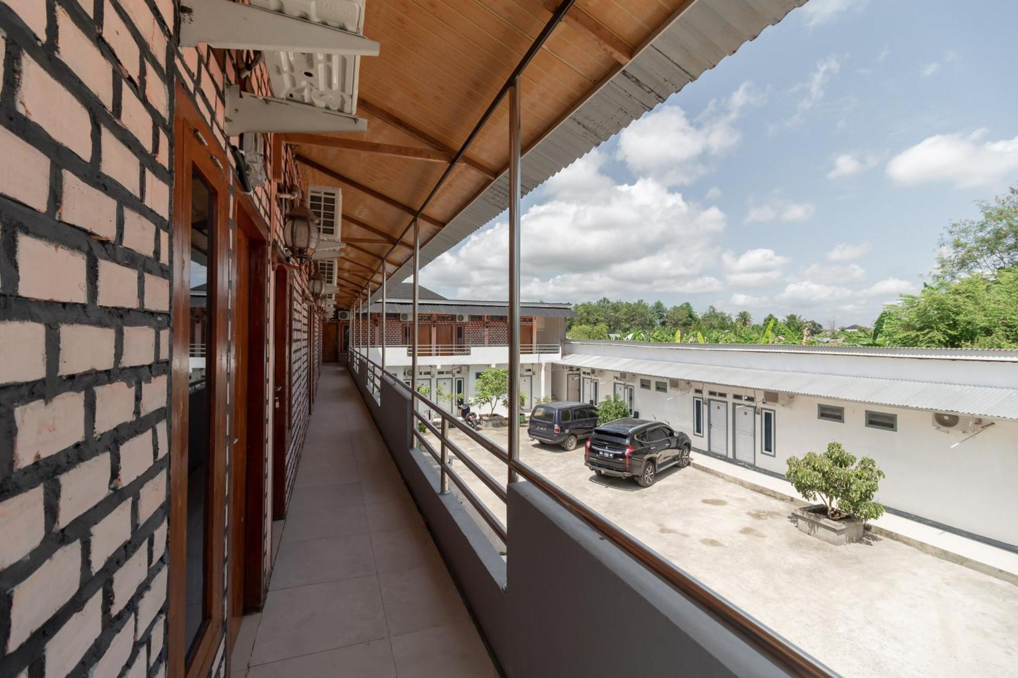 Reddoorz Syariah Near Jakabaring Sport City 팔렘방 외부 사진