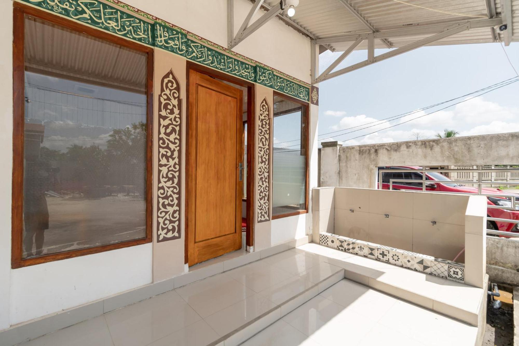 Reddoorz Syariah Near Jakabaring Sport City 팔렘방 외부 사진