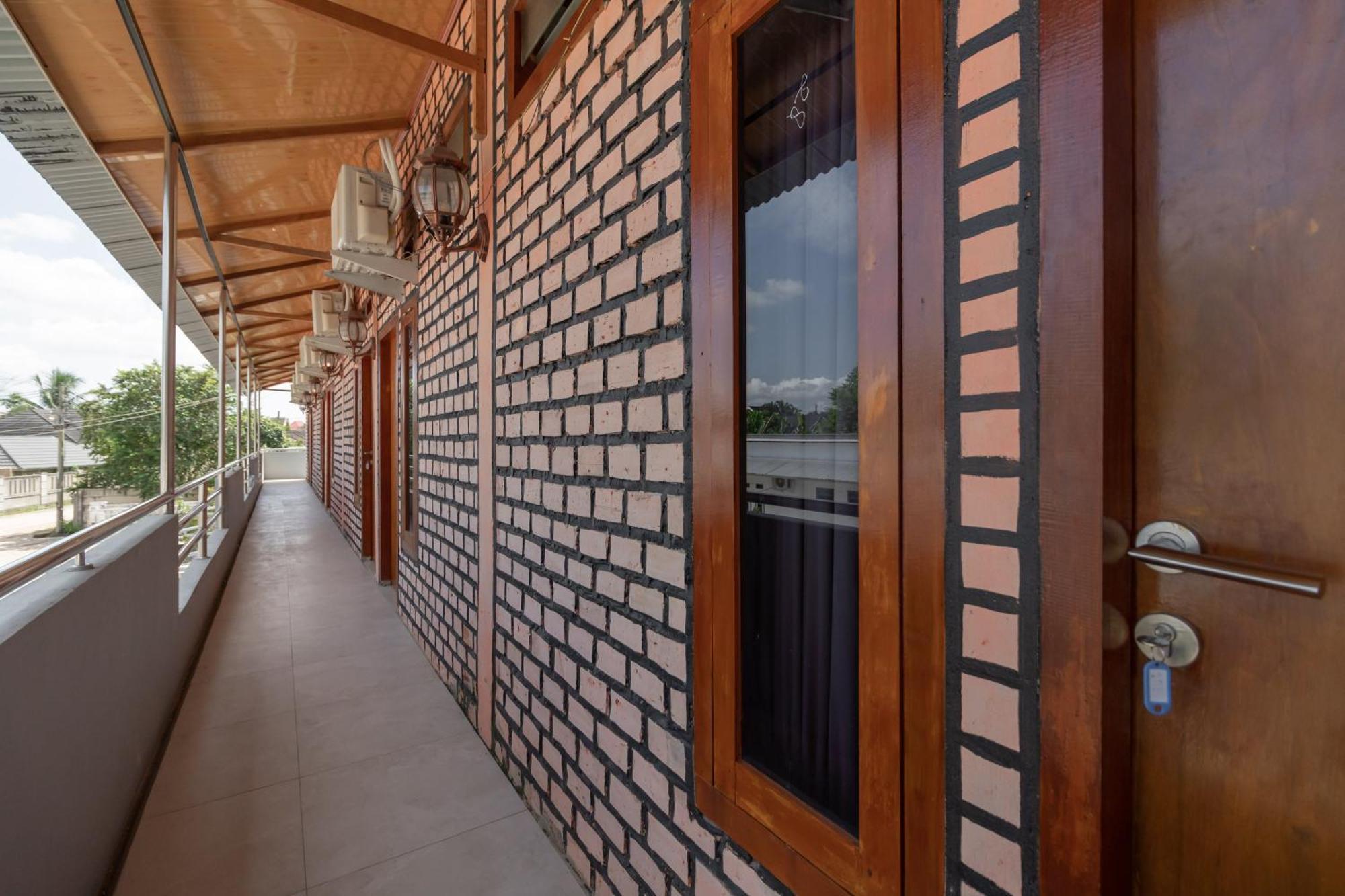 Reddoorz Syariah Near Jakabaring Sport City 팔렘방 외부 사진