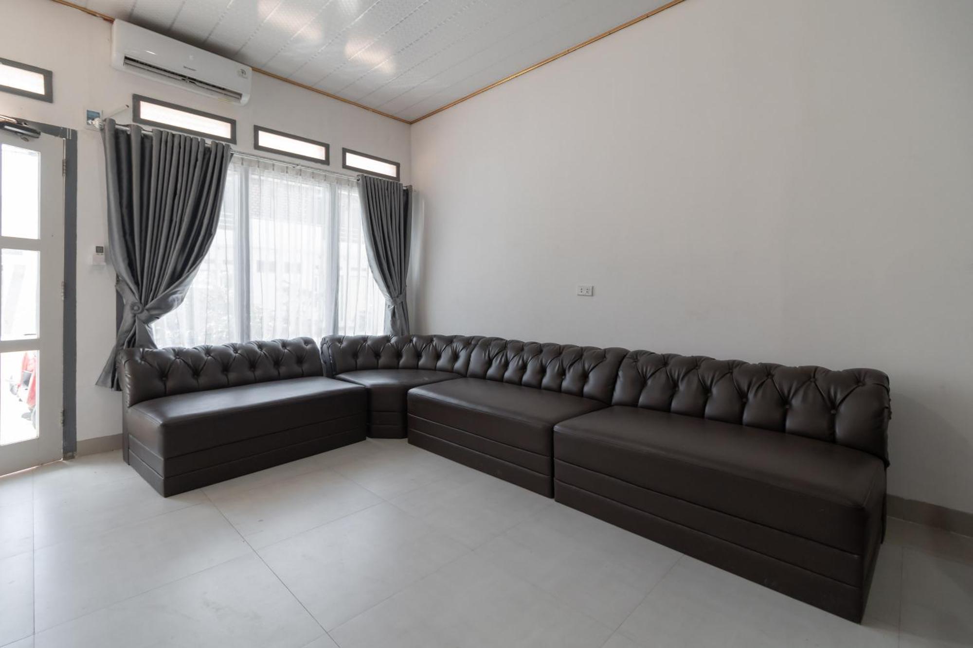Reddoorz Syariah Near Jakabaring Sport City 팔렘방 외부 사진