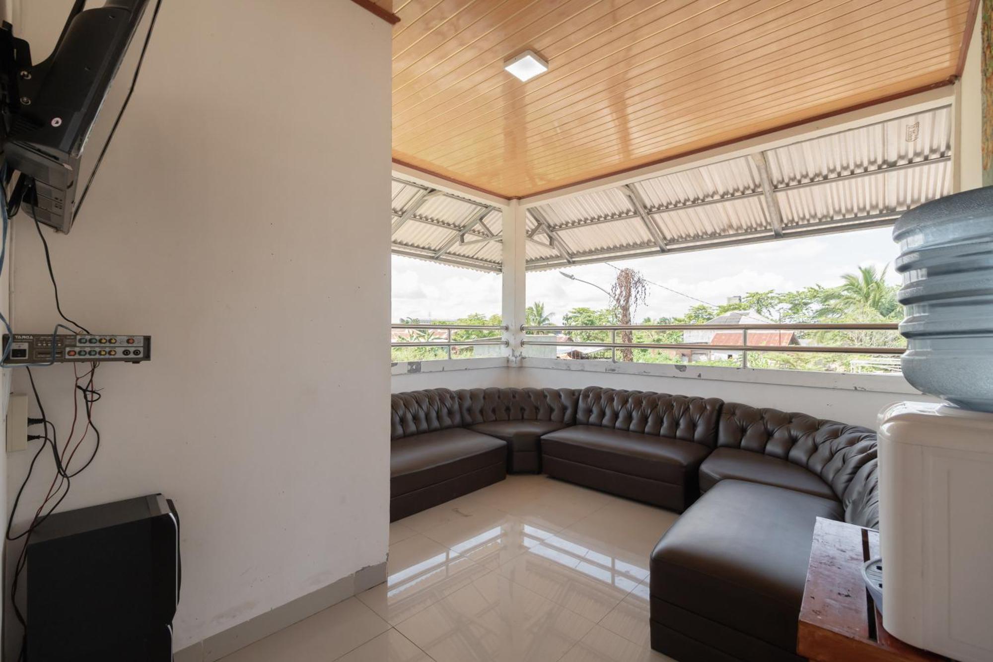 Reddoorz Syariah Near Jakabaring Sport City 팔렘방 외부 사진